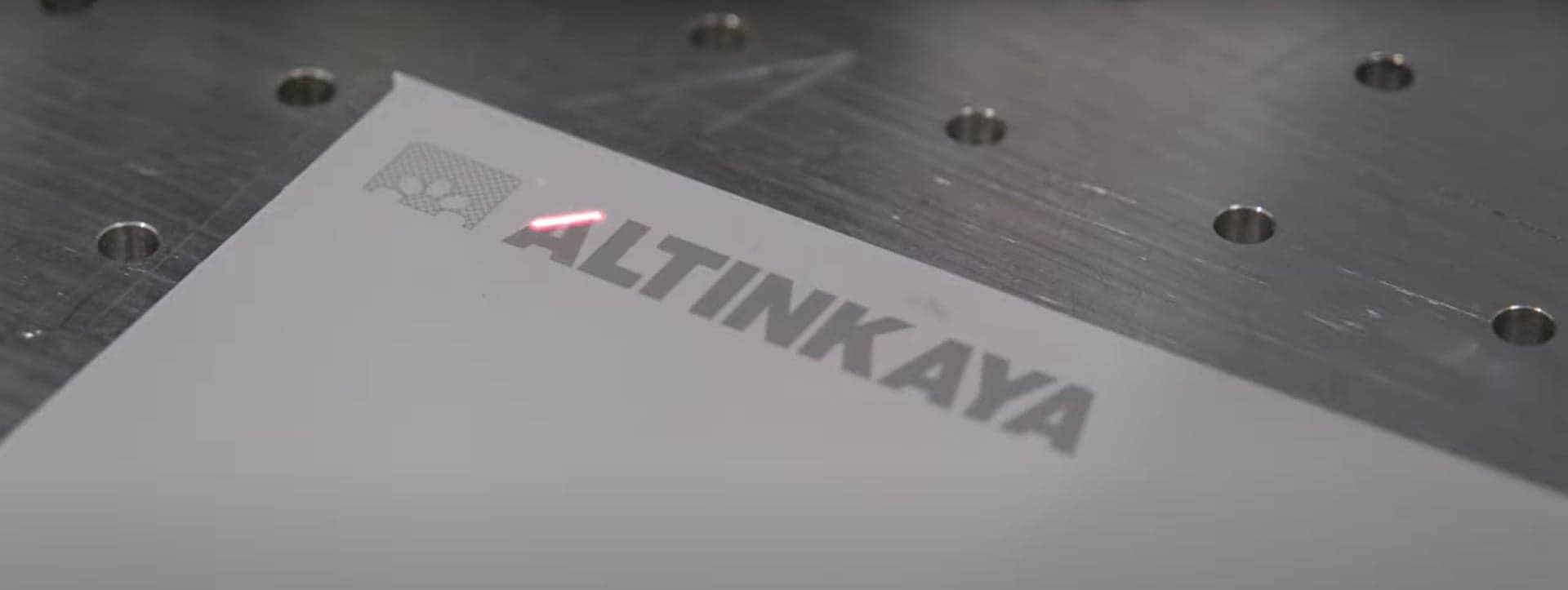 Elektronik Cihaz Kutuları İçin Lazer Markalama